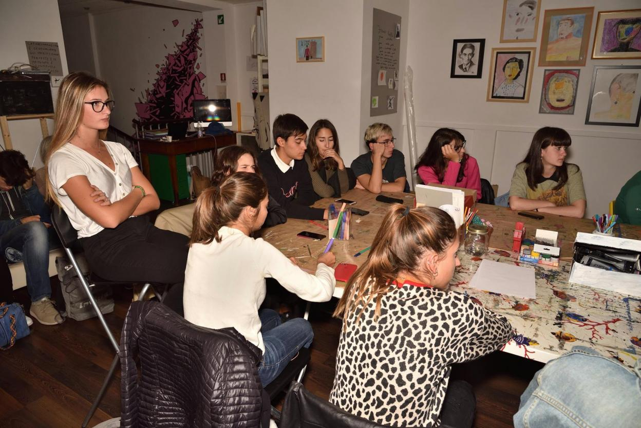 Laboratorio di gruppo dei Giovani per il Territorio, liceo Romagnosi e Atelier I Calchi (Foto Luciano Spiardi)