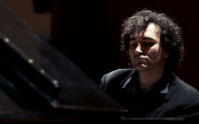 Giovanni Amighetti compositore e produttore world music: Sahar Ajdamsani presenterà il suo ultimo inedito Dreamy world, composto da Amighetti