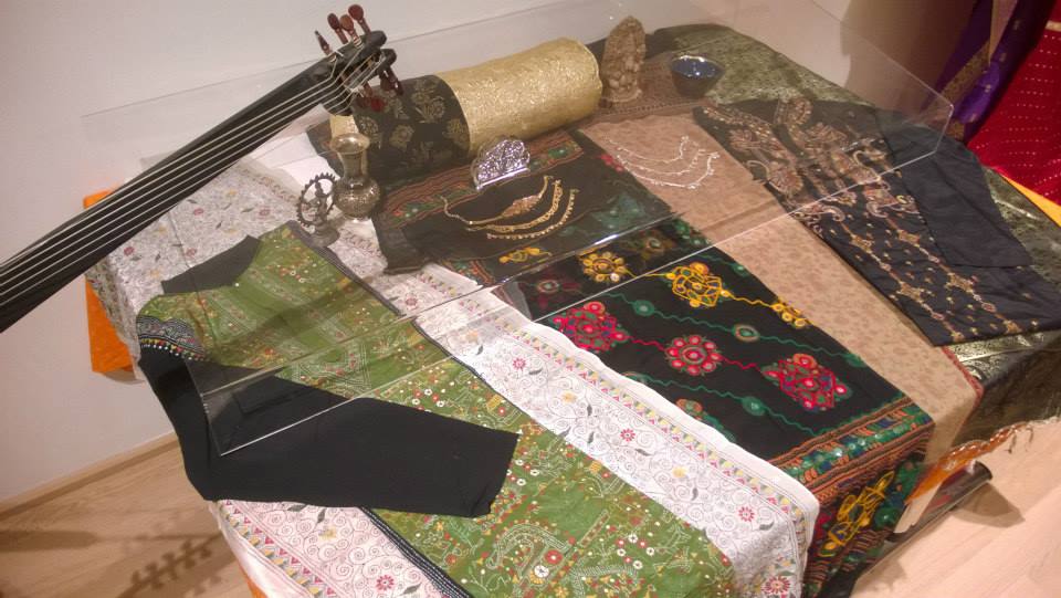 Musica folk, vestiti e gioielli dell'India