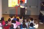 Anche i bimbi dell'infanzia, attentissimi alle storie esemplari di bambini della Cina
